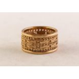 14ct GOLD BROAD BAND RING with woven pattern band with beaded and then plain outer edges, 1cm