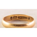 GENT'S 18K GOLD WEDDING RING, inscribed and dated 1917, 5gms, ring size V