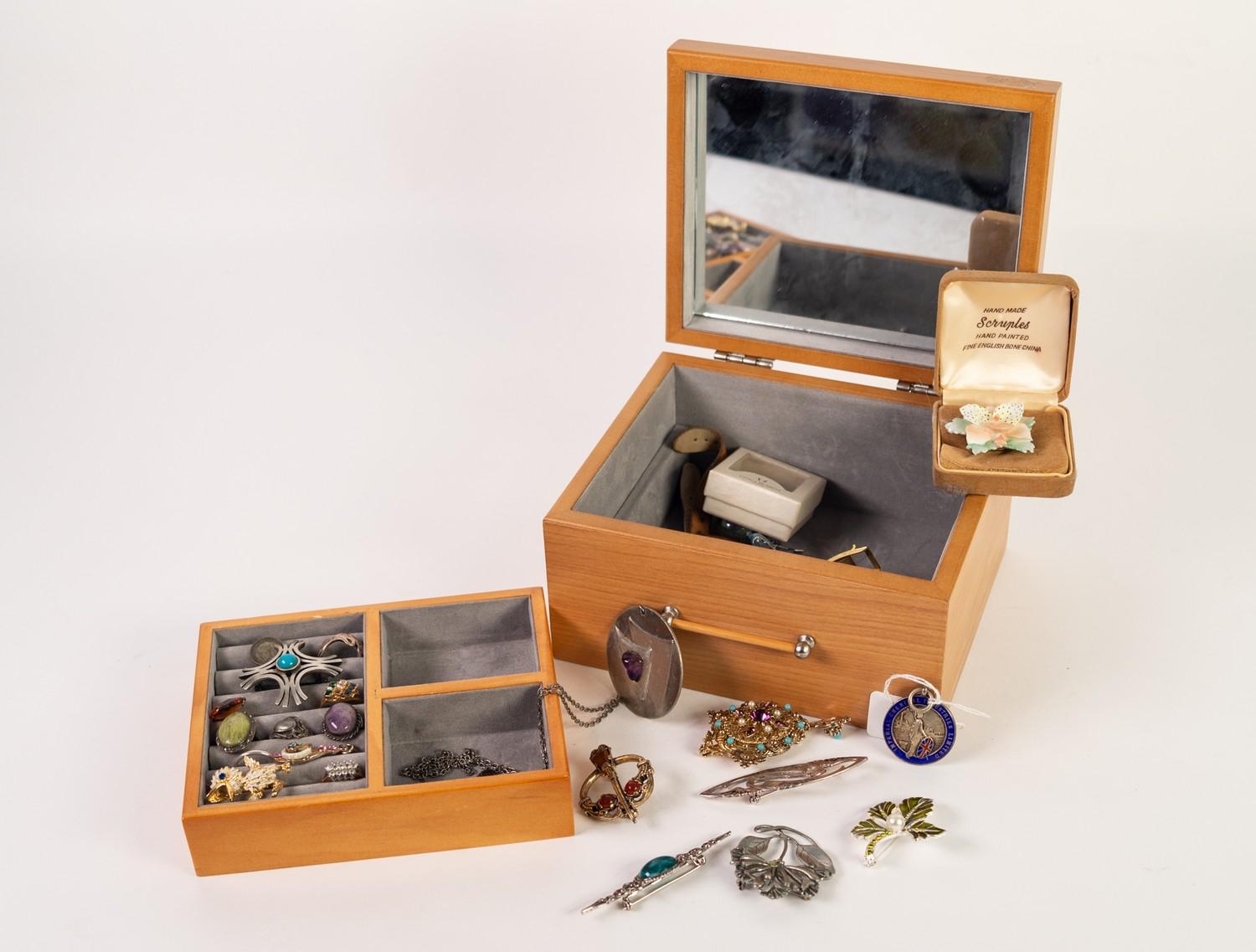 SMART MODERN PINE JEWELLERY CASE, the lid with interior mirro and fitted lift-out tray and the