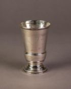 RUSSIAN ENGINE TURNED SILVER COLOURED METAL (.84 STANDARD) THISTLE SHAPED BEAKER, 4? (10.2cm)