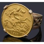 A George V half sovereign ring