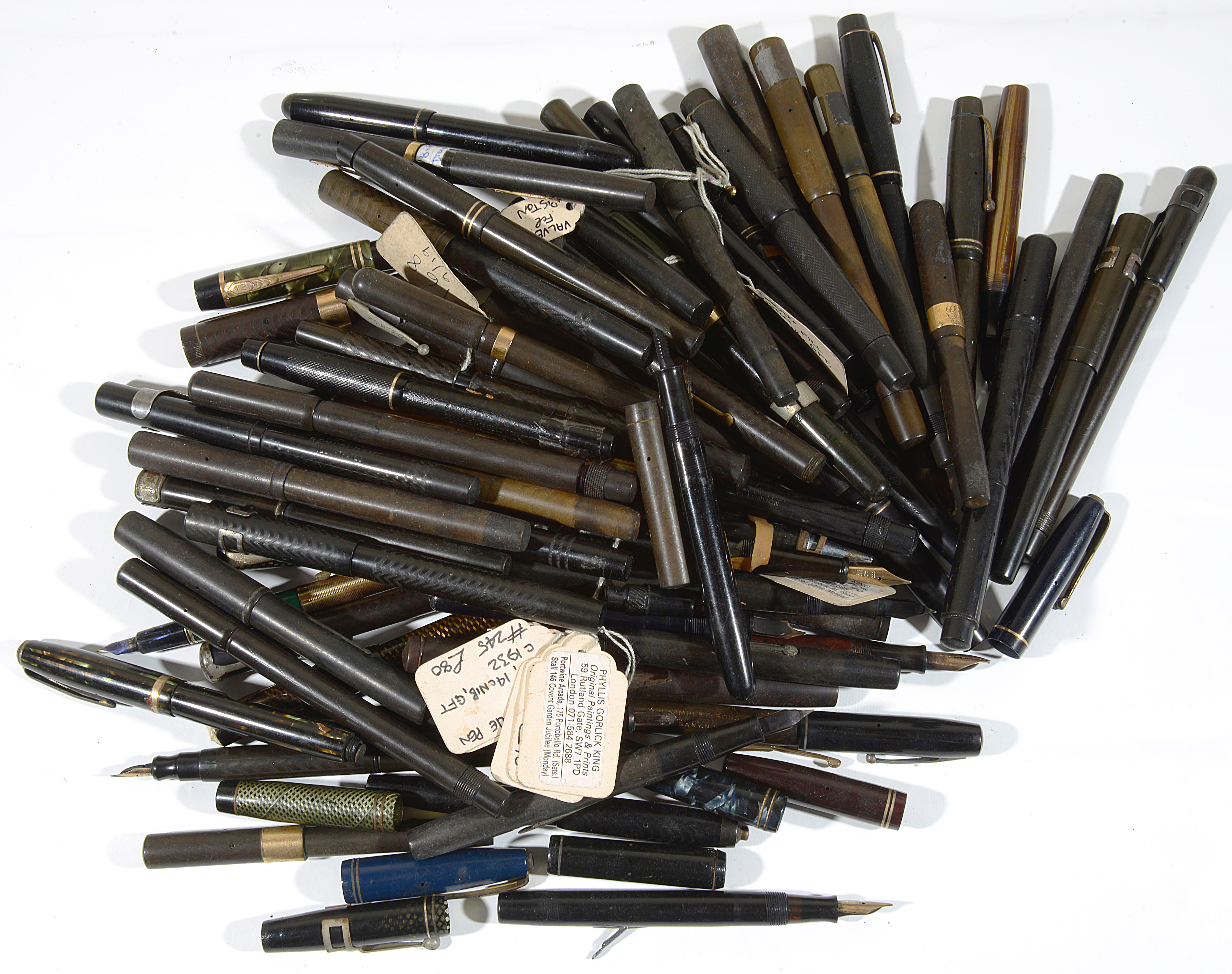 A collection of early to mid 20th century fountain pens - Image 2 of 2