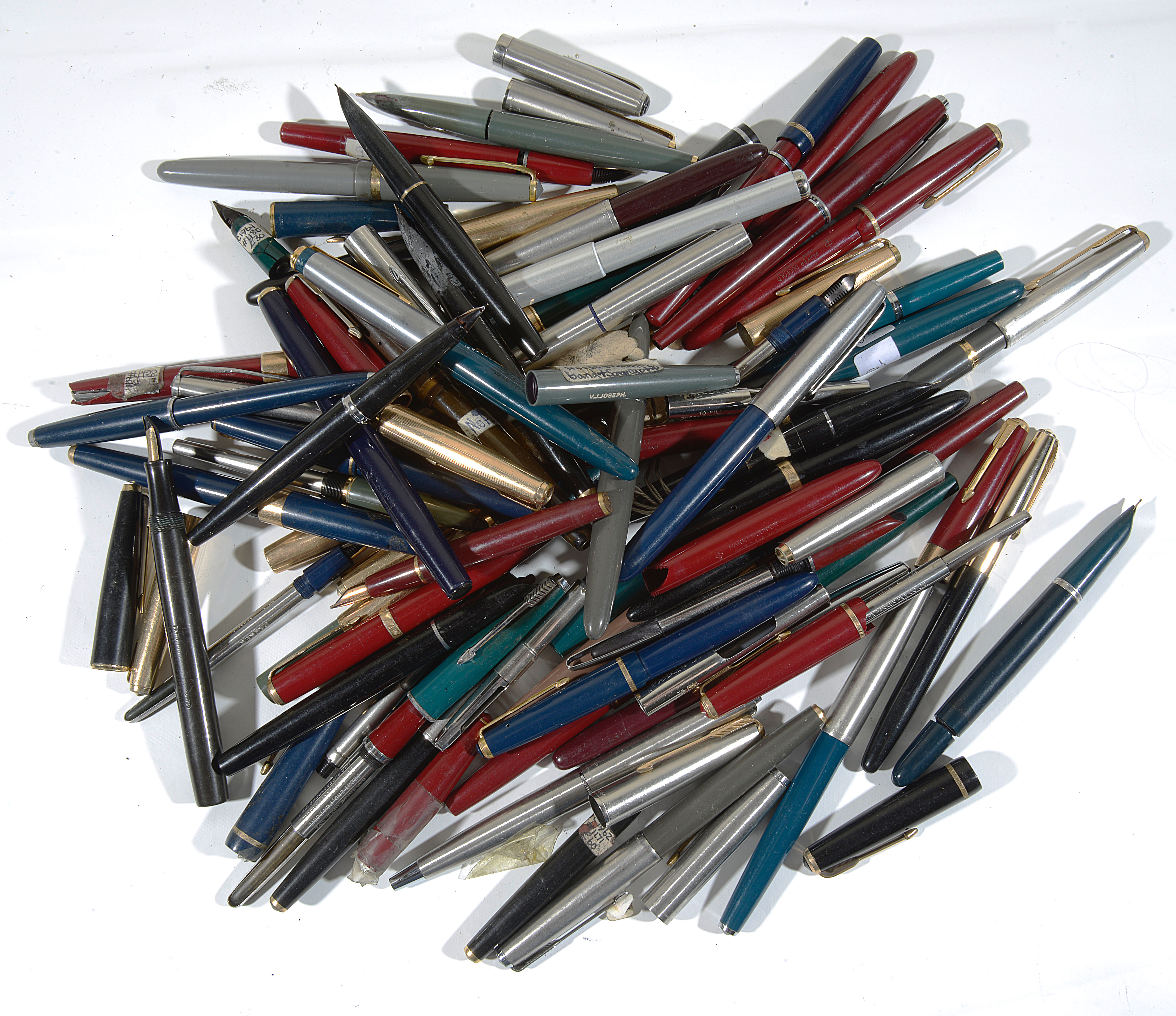 A large collection of various vintage fountain pens - Image 2 of 2