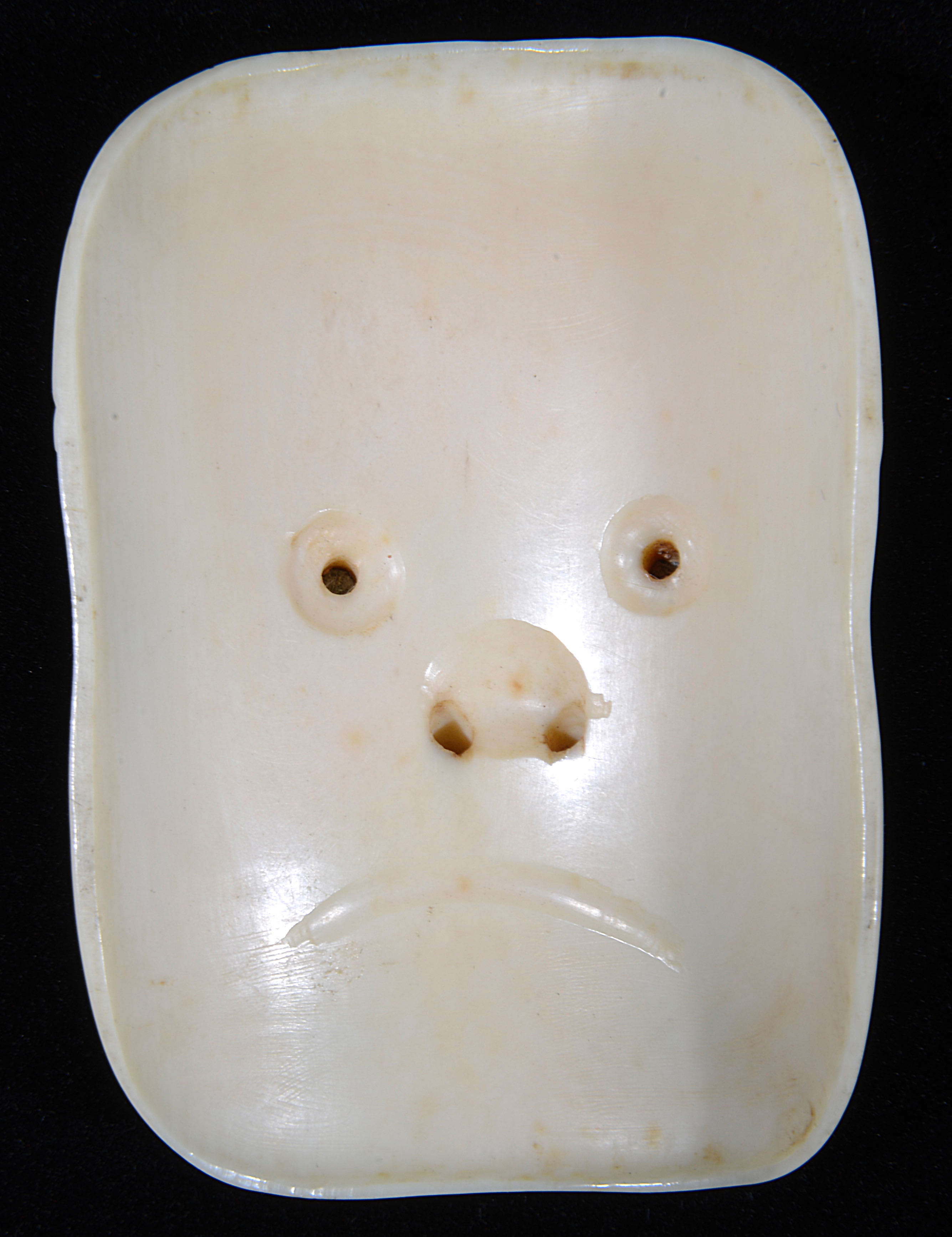 A Japanese Meiji period noh mask netsuke - Image 2 of 2