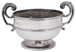 An Edward VII silver twin handled bowl