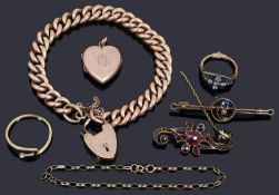 A collection of 9ct gold jewellery