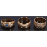 Three 9ct gold gentleman's rings