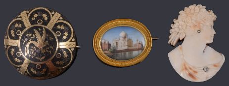 A Vict. gold oval Indian miniature brooch; others