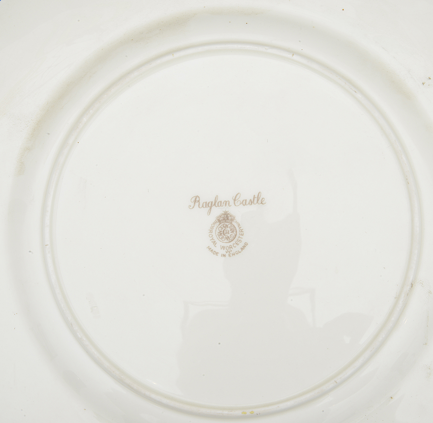 A Royal Worcester cabinet plate decorated by R Rushton - Image 2 of 2