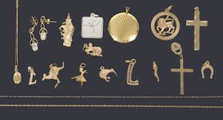 A collection of gold jewellery