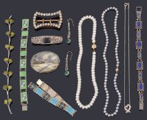 A collection of costume jewellery