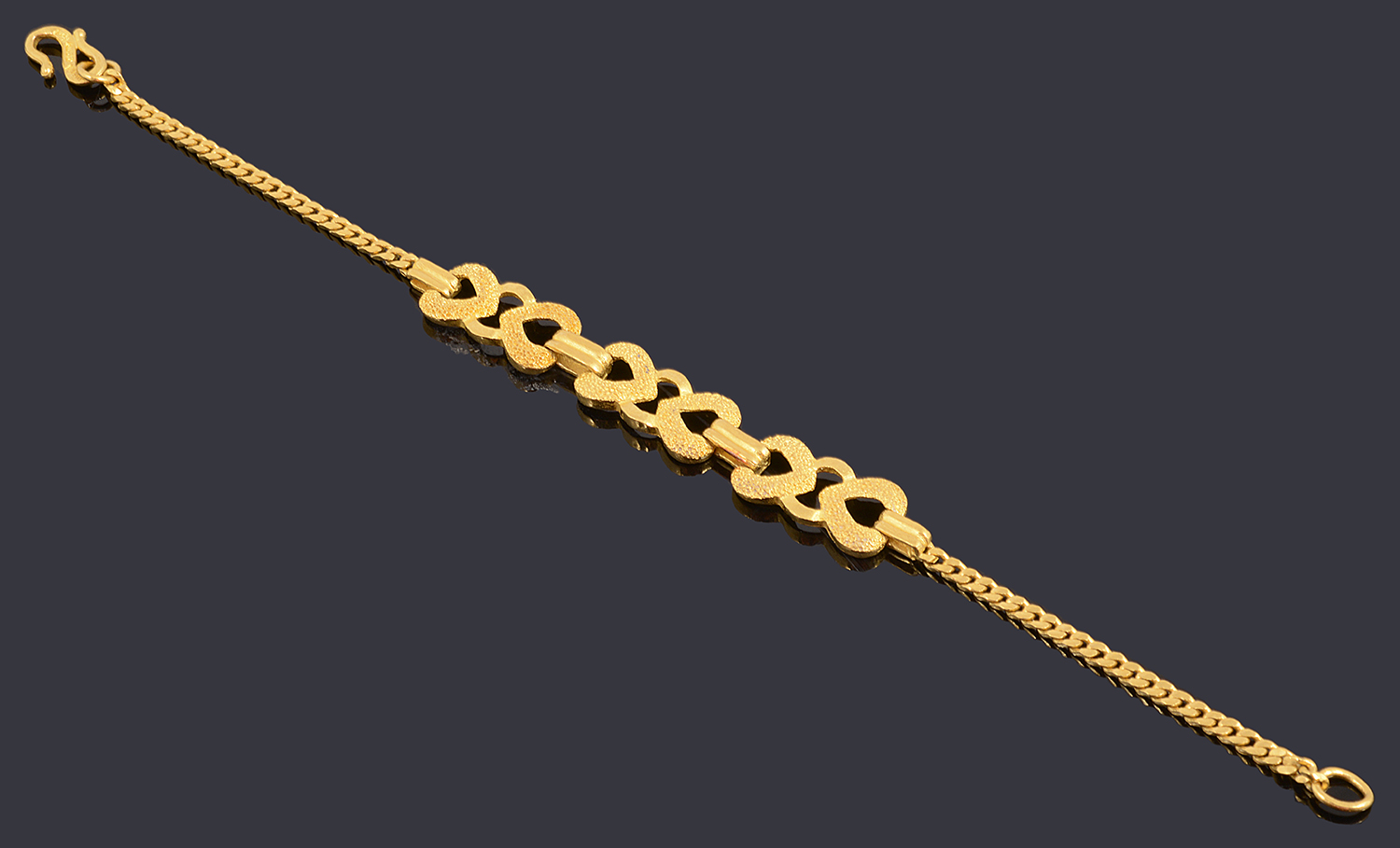 A Chinese high carat gold bracelet