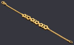 A Chinese high carat gold bracelet