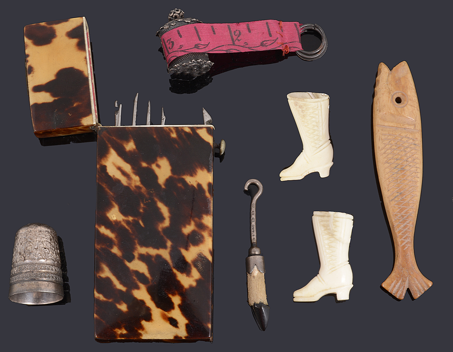 An early 19th century tortoiseshell crochet etui and other sewing items