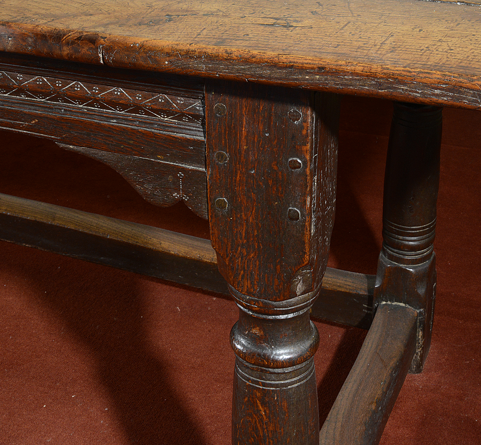 A 17th century oak refectory table - Image 4 of 5