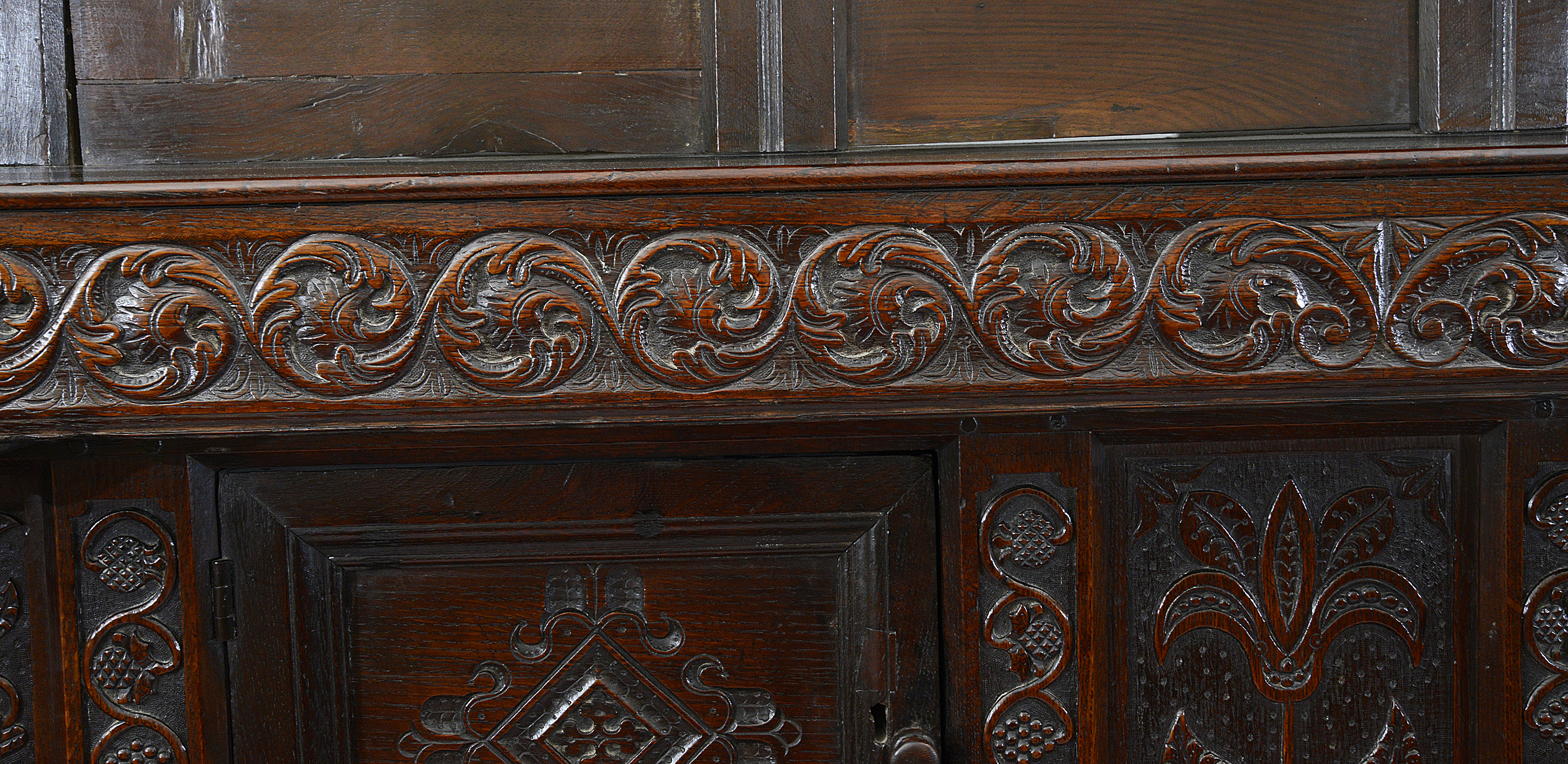 A late 17th century panelled oak press cupboard or tridarn - Image 5 of 5