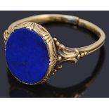 A Continental gold single stone lapis lazuli plaque ring