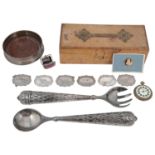 A mixed lot of silver and plated items