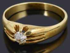 A gentleman's gold single stone diamond ring