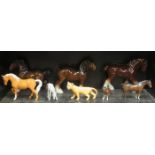 QUANTITY OF BESWICK AND OTHER GLAZED CERAMIC HORSES AND BESWICK LION CUB