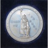 CASED MEDALLION TO COMMEMORATIVE THOUSAND YEARS SINCE THE DEATH OF KING ALFRED THE GREAT