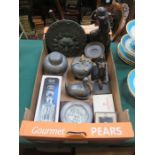 MIXED LOT INCLUDING TREEN CARVING (AT FAULT), PEWTER AND GLASS, ETC.