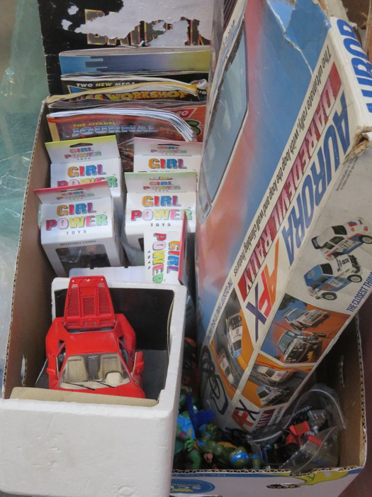 QUANTITY OF MIXED TOYS INCLUDING AURORA AFX DAREDEVIL RALLY KIT, ETC.