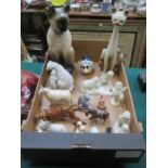 MIXED LOT OF VARIOUS CERAMIC ANIMAL FIGURES INCLUDING LLADRO, HAIL FINE ARTS, ETC.