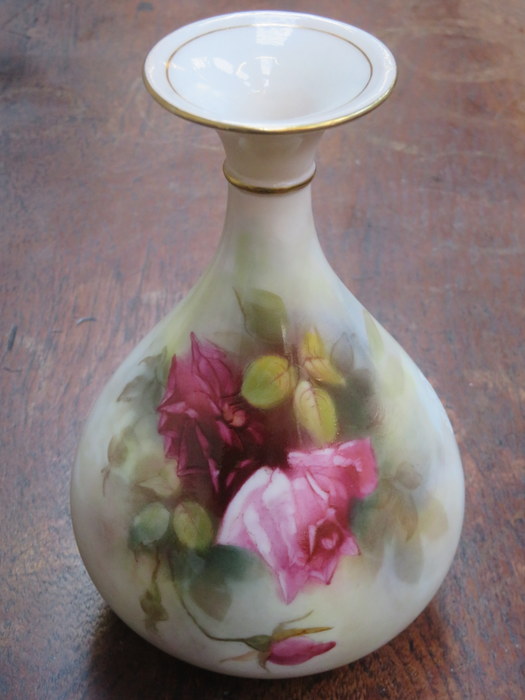 ROYAL WORCESTER HANDPAINTED AND GILDED CERAMIC VASE WITH FLORAL DECORATION, SIGNED BY KITTY BLAKE,