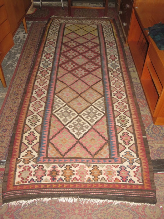 MIDDLE EASTERN HAND KNOTTED FLOOR RUG,