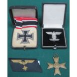 1939 GERMAN IRON CROSS IN ORIGINAL BOX, TOGETHER WITH BOXED LAPEL BADGE,