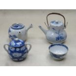 FOUR PIECES OF ORIENTAL BLUE AND WHITE CHINA