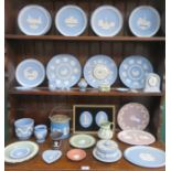 COLLECTION OF WEDGWOOD CHRISTMAS PLATES AND BISCUIT BARREL,