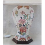 ORIENTAL CERAMIC FLORAL DECORATED TABLE LAMP WITH SHADE