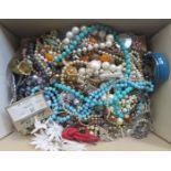LARGE QUANTITY OF VARIOUS COSTUME JEWELLERY.