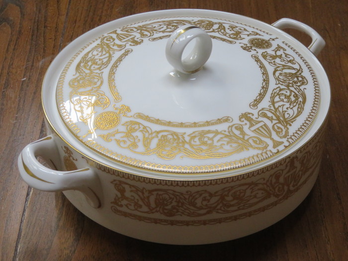 PARCEL OF PRETTY ROYAL WORCESTER HYDE PARK PATTERN GILDED DINNERWARE, - Image 5 of 6