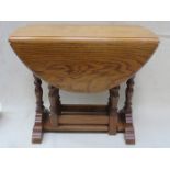 SMALL 20th CENTURY OAK GATELEG TABLE