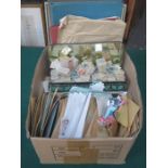 LARGE QUANTITY OF LOOSE POSTAGE STAMPS AND ALBUMS