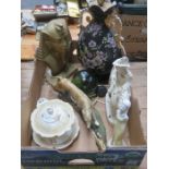 SUNDRY LOT OF CERAMICS INCLUDING TABLE LAMPS FIGURES,