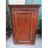 19th CENTURY OAK WALL MOUNTING CORNER CUPBOARD