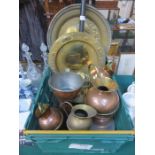 VARIOUS COPPER AND BRASSWARE INCLUDING TRAYS, BED WARMER, GRADUATED JUG AND HORSE BRASSES, ETC.