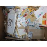 BOX OF LARGE QUANTITY OF LOOSE POSTAGE STAMPS