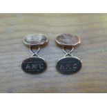 PAIR OF 9 ct CUFFLINKS 5.