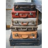 PARCEL OF VARIOUS VINTAGE TRAVEL SUITCASES