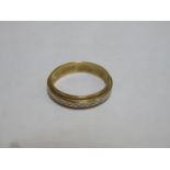 18ct gold eternity ring. Approx 5g