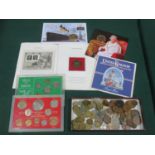 Parcel of various loose mainly British and Irish coinage, decimal coin sets, etc