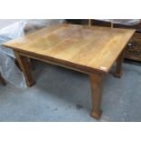 20th century oak extending dining table, with one leaf, Approx dimensions (without leaf) 71cm H X