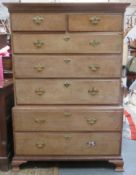 19th century mahogany chest on chest containing seven drawers. Approx. 159cm H x 110cm W x 54.5cm D