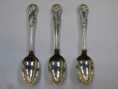 Early Victorian pair of hallmarked silver kings/queens pattern spoons, London assay by Elizabeth &