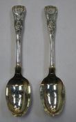 Pair of George IV hallmarked silver king/queens pattern spoons, London assay by William Chawner II